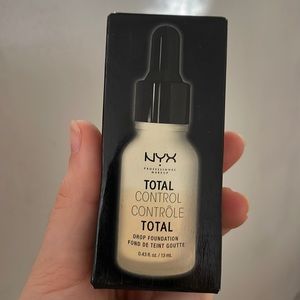 NYX Professional Makeup Total Control Pro Drop Skin-True Vegan Foundation